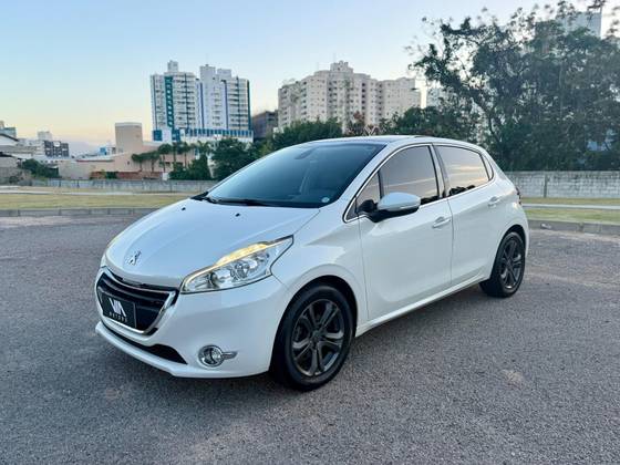 PEUGEOT 208 1.6 GRIFFE 16V FLEX 4P MANUAL PEUGEOT 208 1.6 GRIFFE 16V FLEX 4P MANUAL